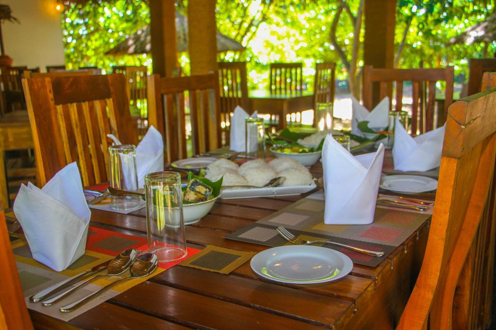 Ceylon Amigos Eco Resort สิกิริยา ภายนอก รูปภาพ